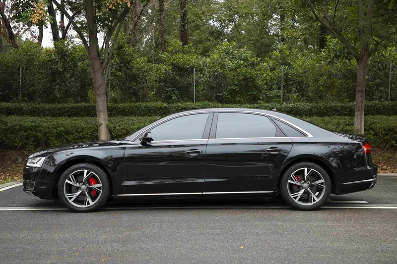 Audi A8 — фото 4