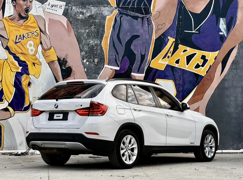 BMW X1 sDrive18i стиль — фото 5