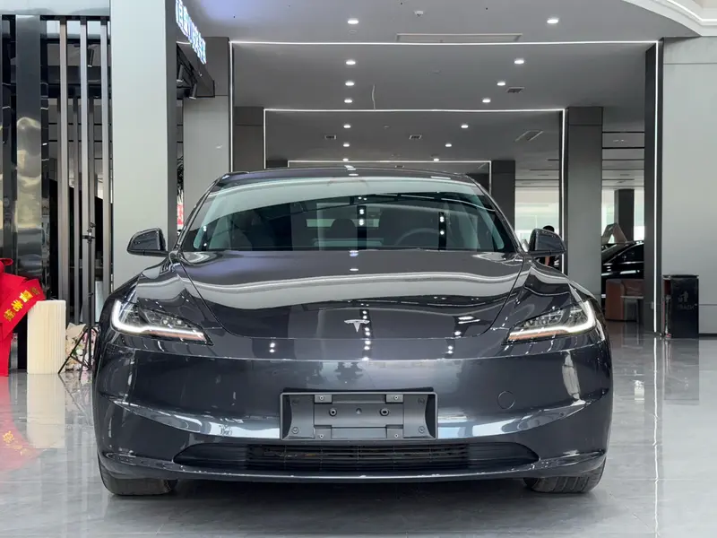 Tesla Model 3 — фото 2