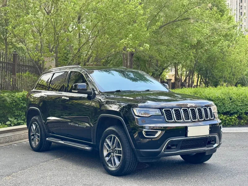 Jeep Grand Cherokee — фото 3