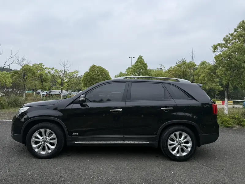 Kia Sorento — фото 3