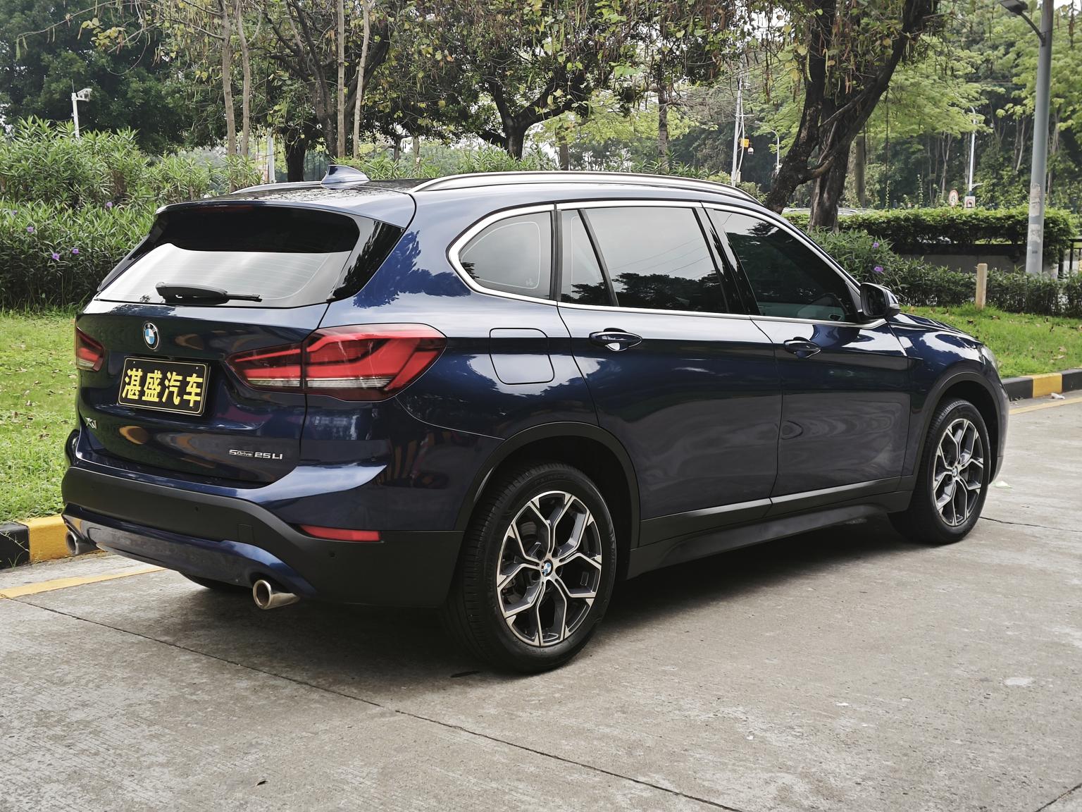 BMW X1: фотография 7 из 15