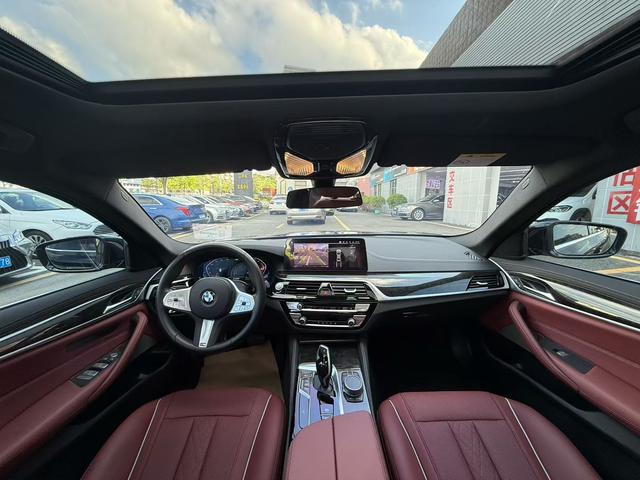 BMW 5 series 2024 Черный из Китая, фото 2