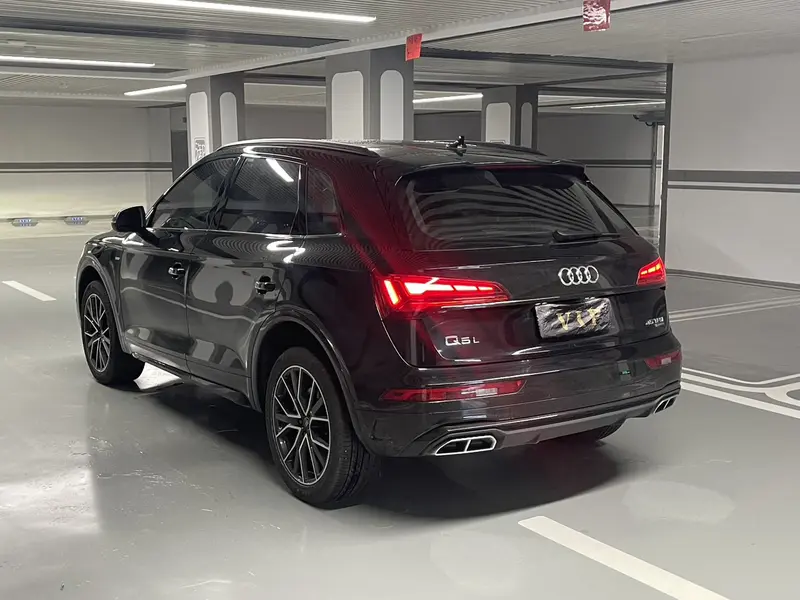 Audi Q5L — фото 5