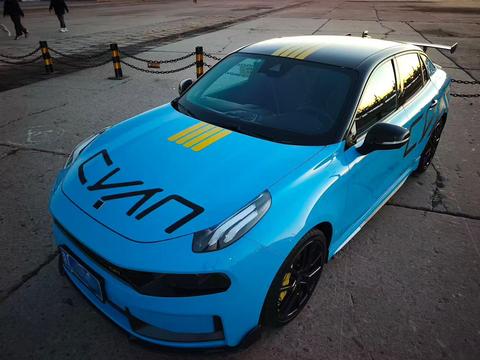 Lynk & Co 03