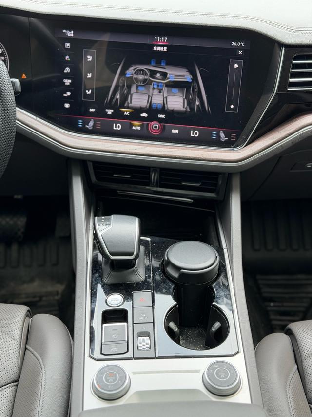 Volkswagen Touareg 2023 Черный из Китая, фото 5