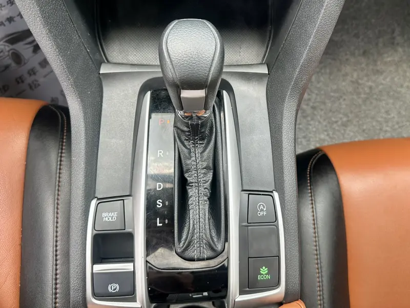 Honda Civic — фото 11