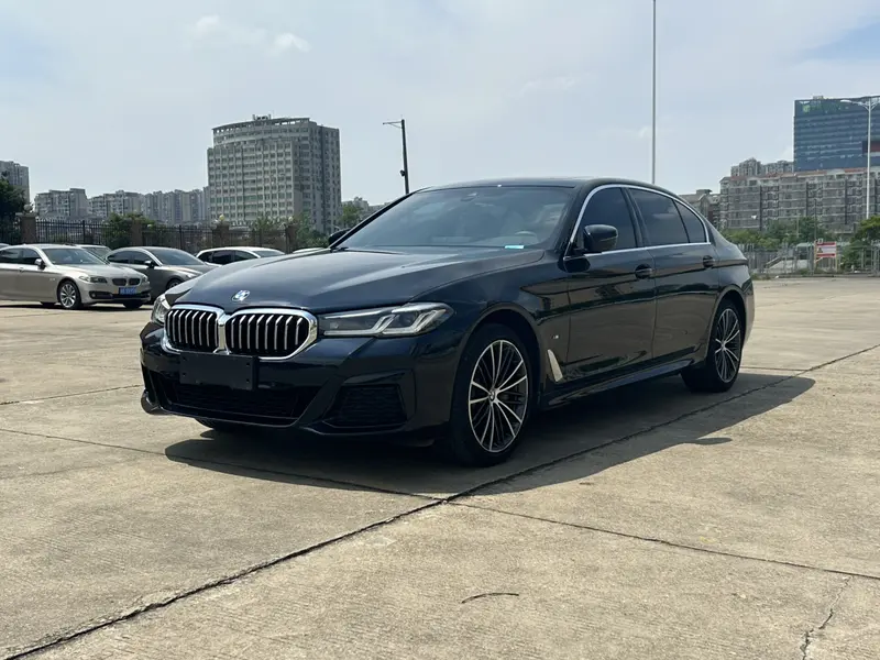 BMW 5 Series — фото 1