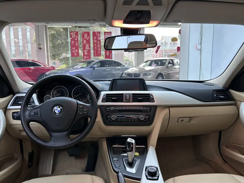 BMW 3 320i — фото 12