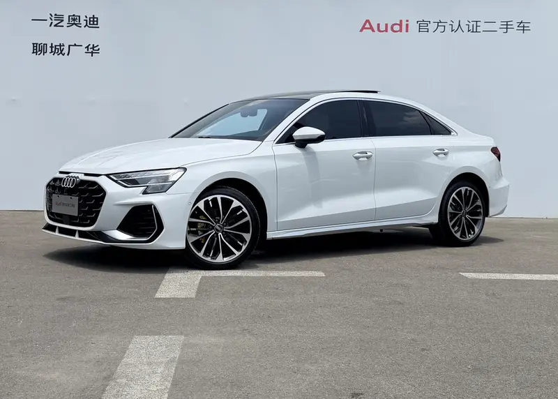 Audi A3 — фото 1