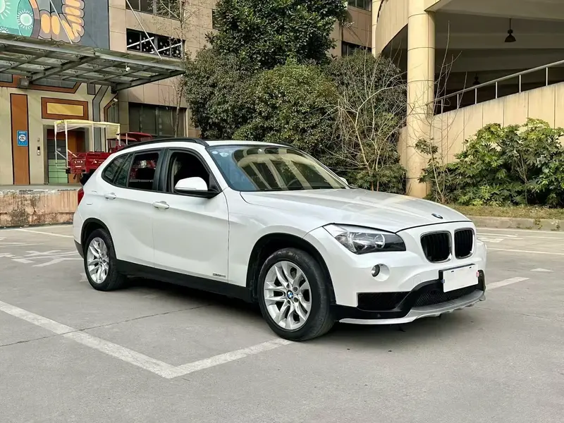 BMW X1 sDrive18i — фото 3