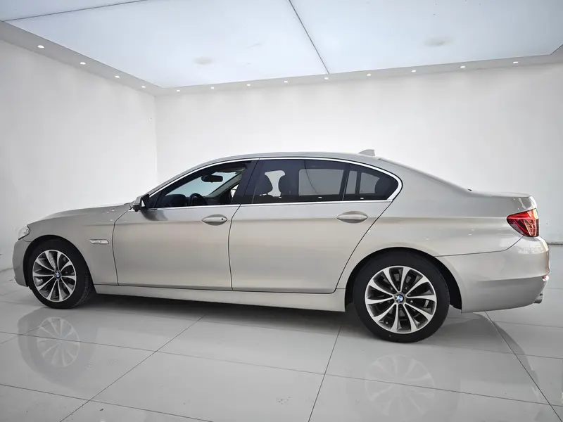 BMW 5 Series — фото 4