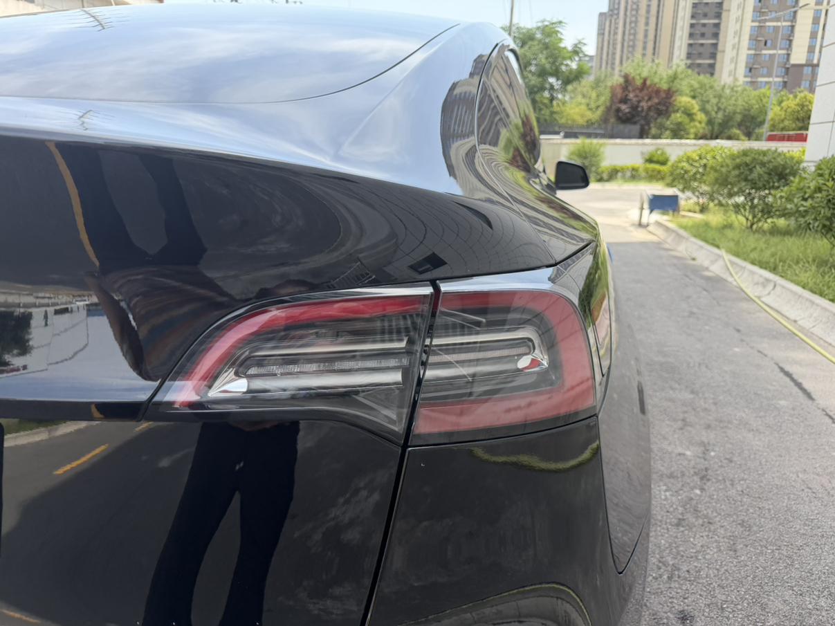 Tesla Model Y: фотография 21 из 21