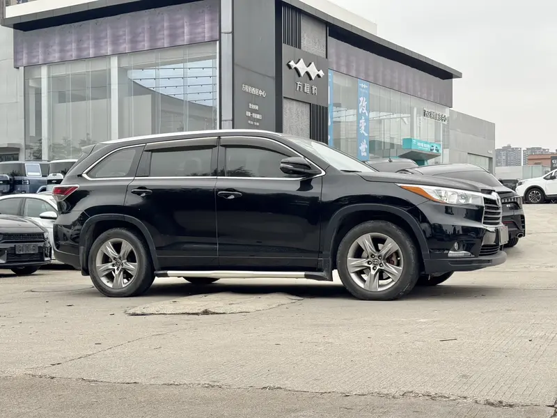 Toyota Highlander 2.0 T 2 WD Luxury 7 — фото 7