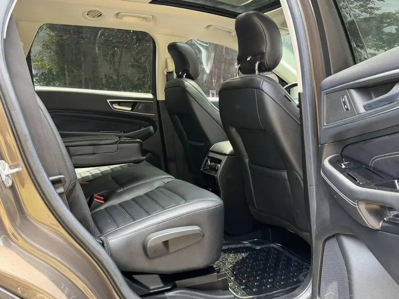 Ford Edge — фото 12