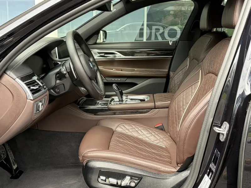 BMW 7 Series — фото 10