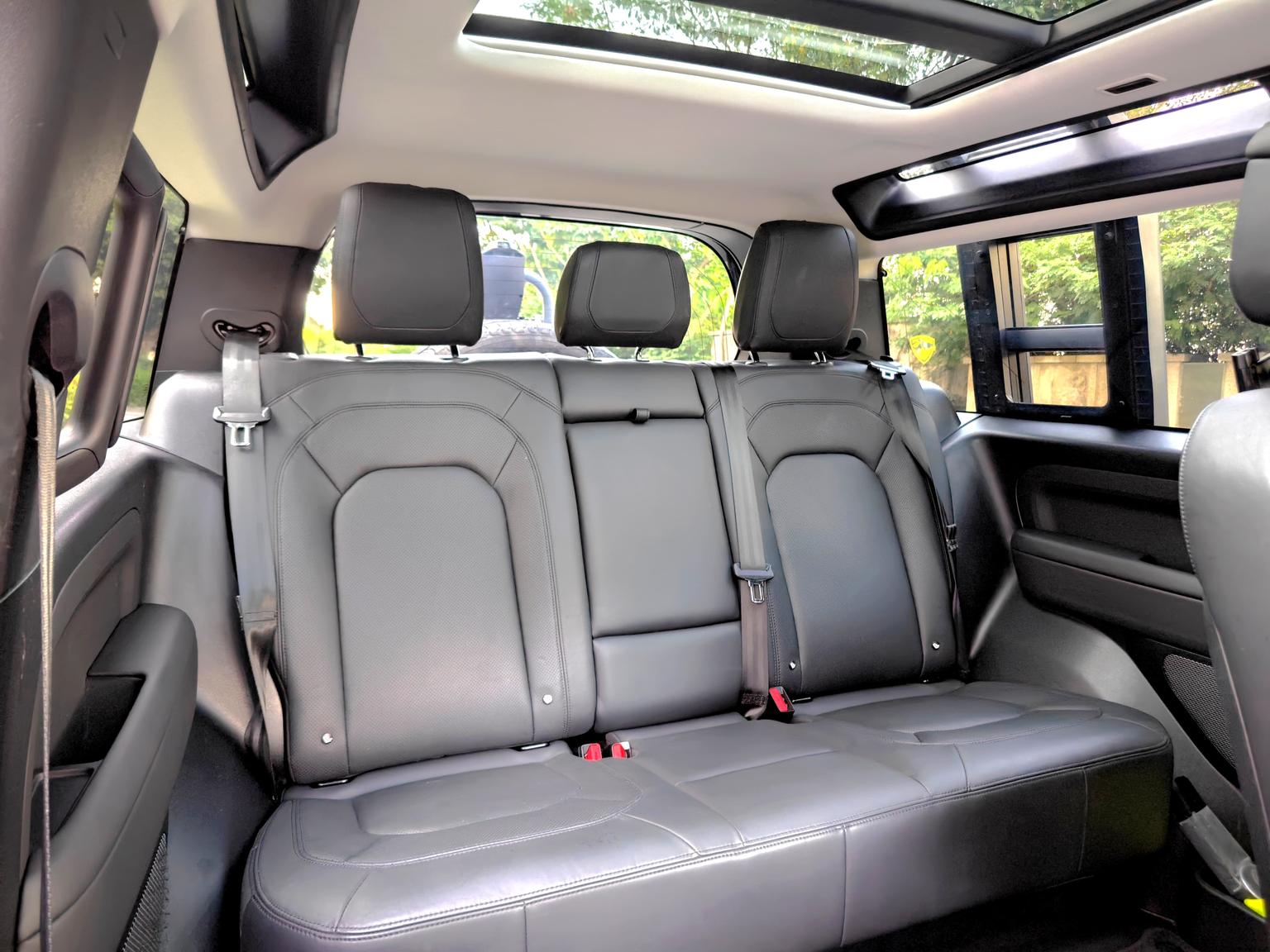 Land Rover Defender: фотография 27 из 32