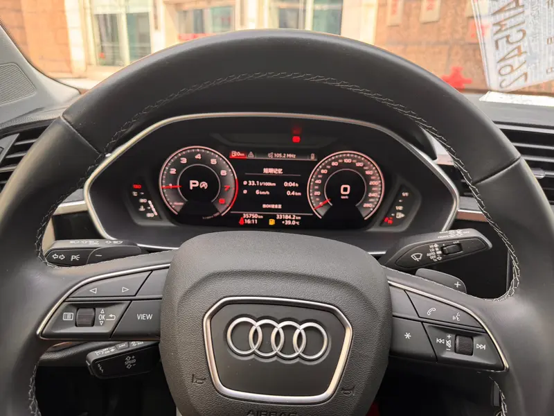 Audi Q3 — фото 15