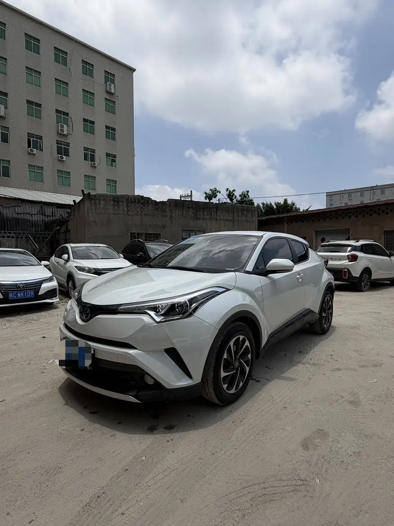 Toyota IZOA 2.0 L VI