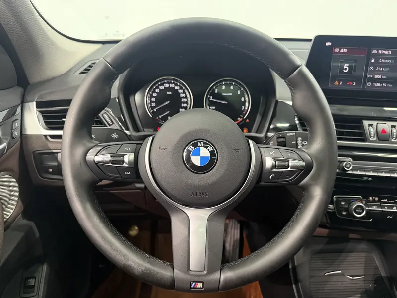 BMW X1 — фото 9
