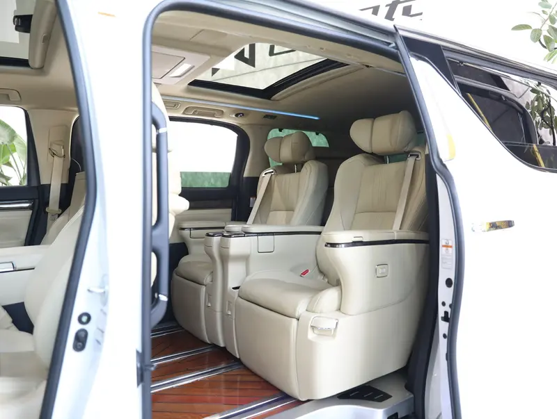 Toyota Alphard — фото 10