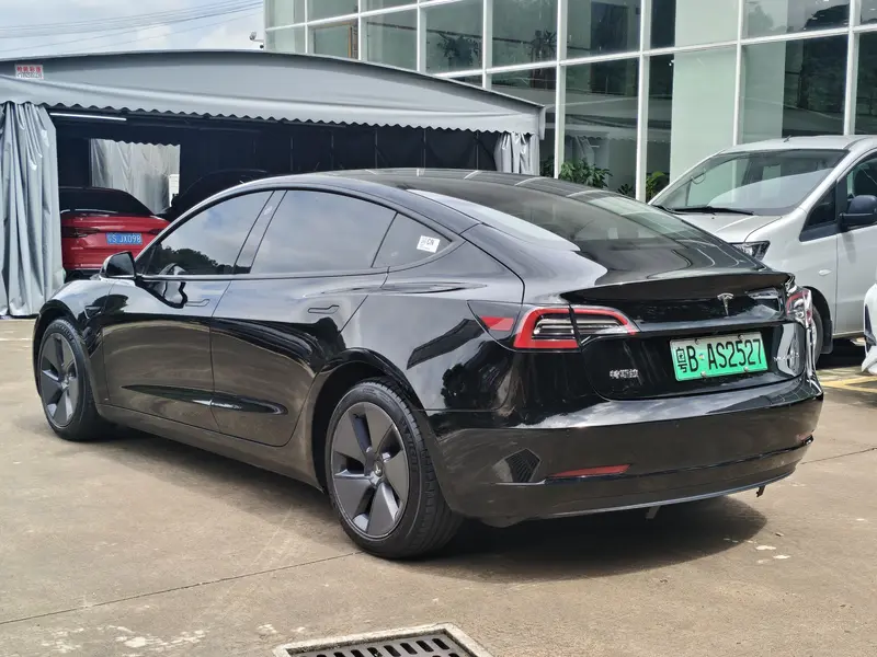 Tesla Model 3 — фото 4
