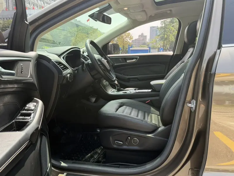 Ford Edge — фото 10