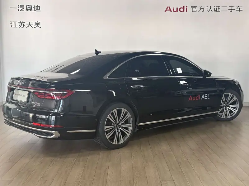 Audi A8 — фото 4