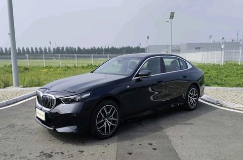 BMW i5
