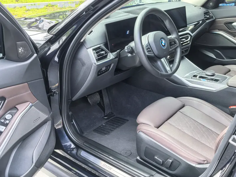 BMW i3 — фото 11