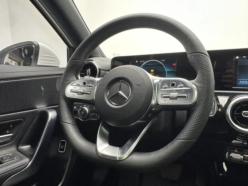 Mercedes-Benz A-Class — фото 16