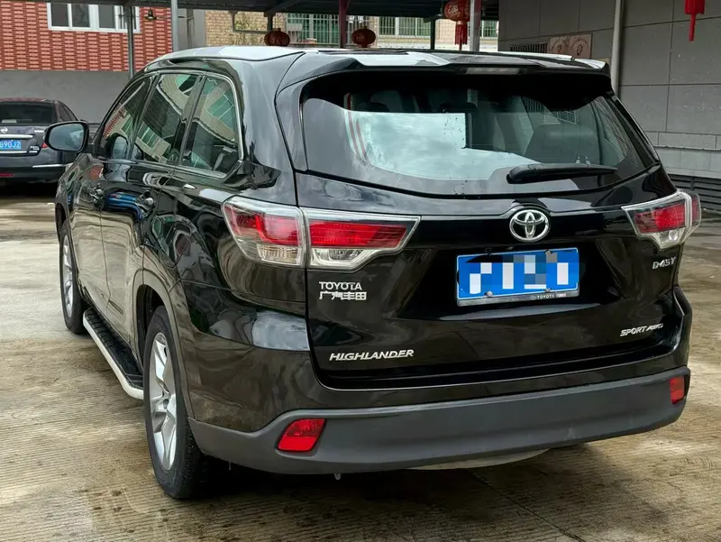 Toyota Highlander — фото 4