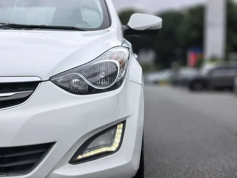 Hyundai Elantra — фото 8