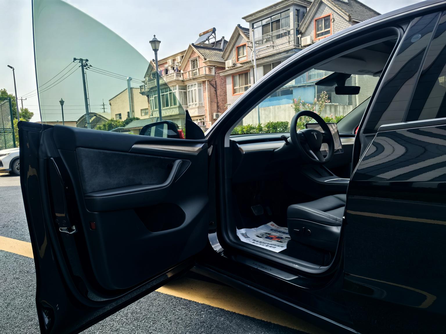 Tesla Model Y: фотография 15 из 18