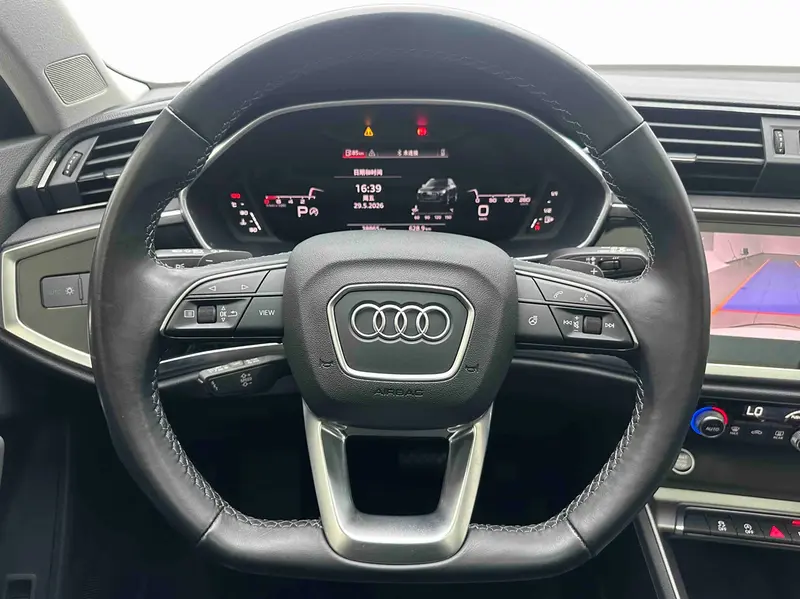 Audi Q3 — фото 10