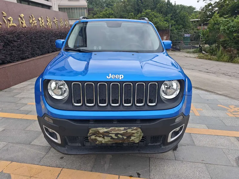 Jeep Renegade — фото 2