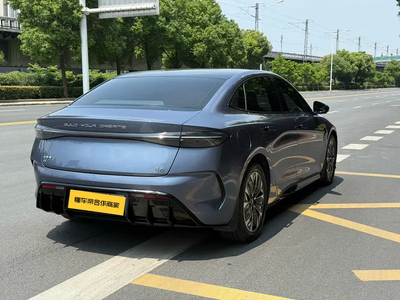 BYD Seal — фото 6