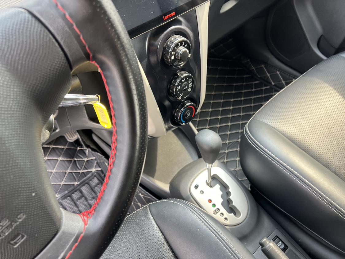 Toyota Yaris 2011 1.6G AT