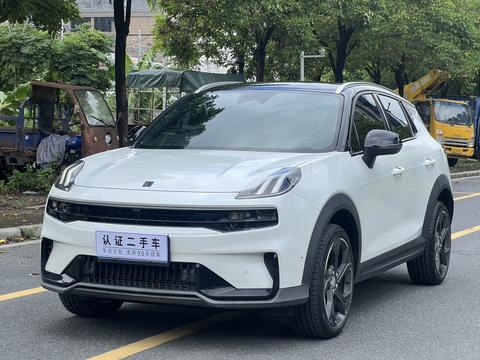 Lynk & Co 06