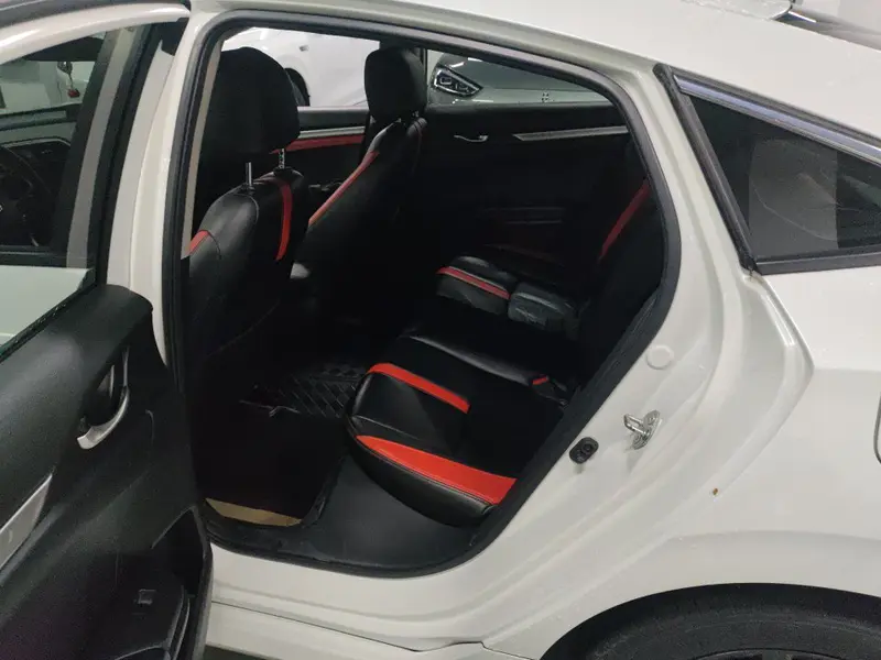 Honda Civic — фото 7