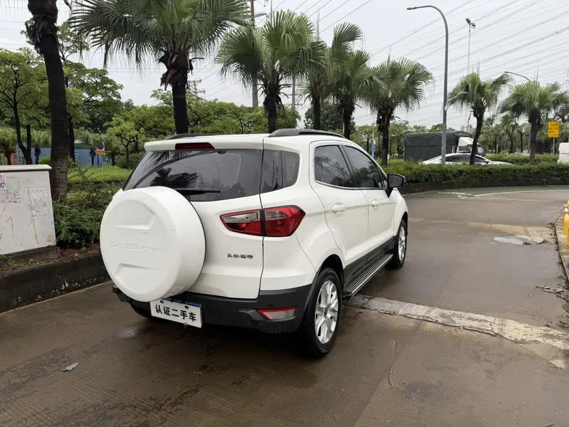 Ford EcoSport — фото 5