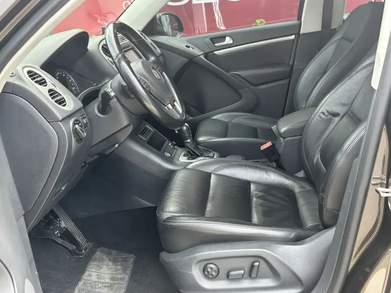 Volkswagen Tiguan 1.8 TSI AT 2 WD Luxury — фото 11