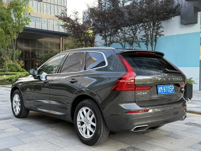 Volvo XC60 T5 полный привод VI — фото 4