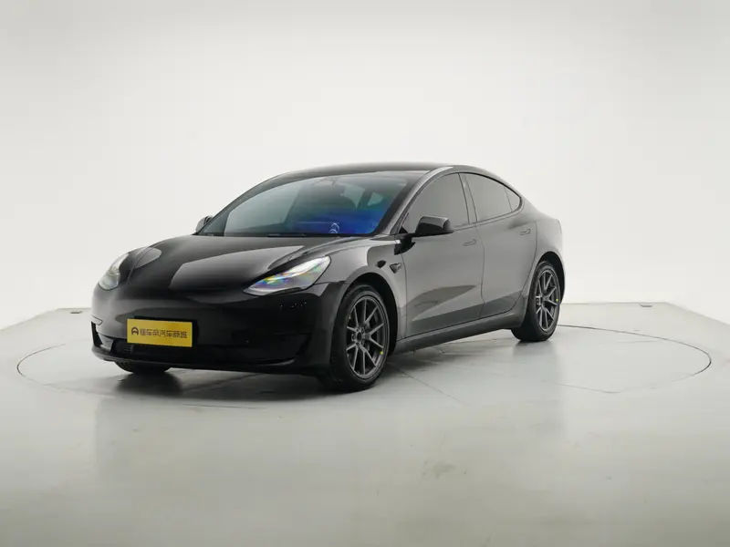 Tesla Model 3 — фото 1