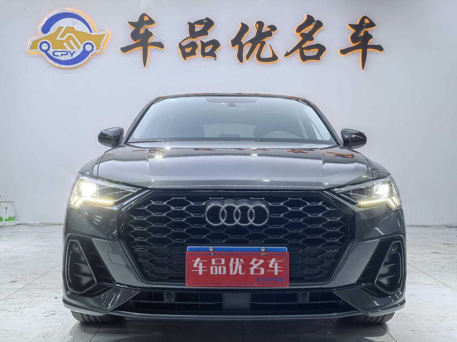 Audi Q3 Sportback: фотография 2 из 16
