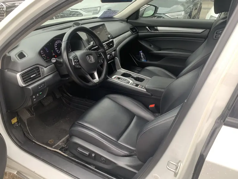 Honda Accord — фото 8
