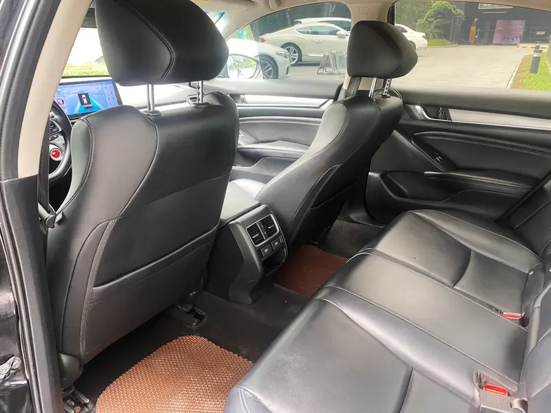 Honda Accord 2.0L — фото 12