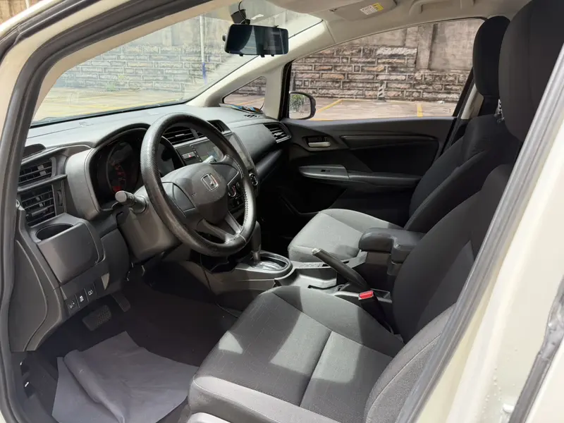Honda Fit — фото 8