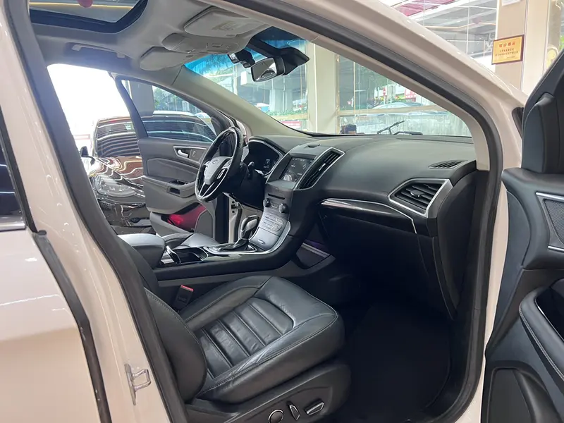 Ford Edge — фото 10