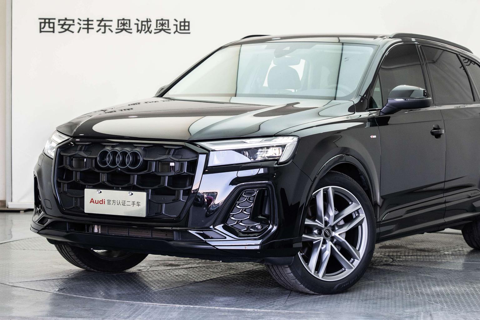 Audi Q7: фотография 22 из 23